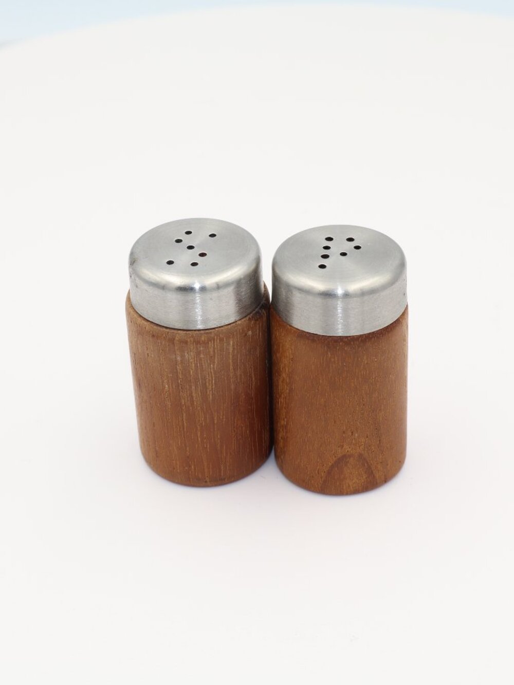 Norwegian Salt & Pepper Shakers Set Teak & 18-8 Stainless 1.25x2.5” Vintage - Picture 8 of 8